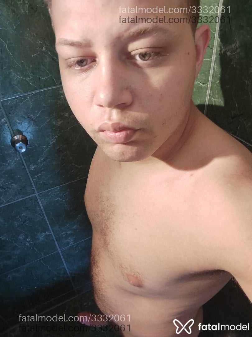 Acompanhante homem loira (o) de olhos azuis - Davizinho