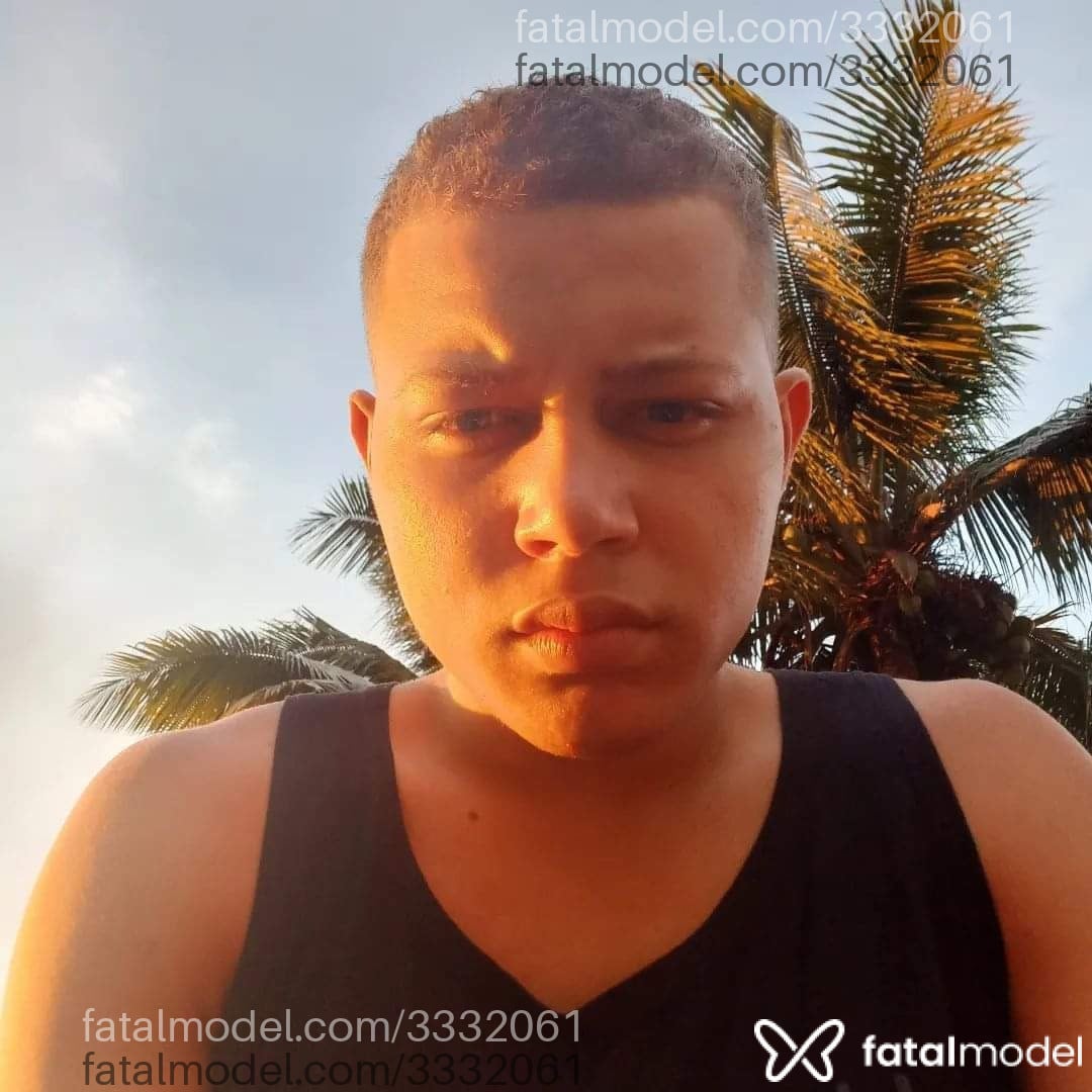 Acompanhante homem loira (o) de olhos azuis - Davizinho