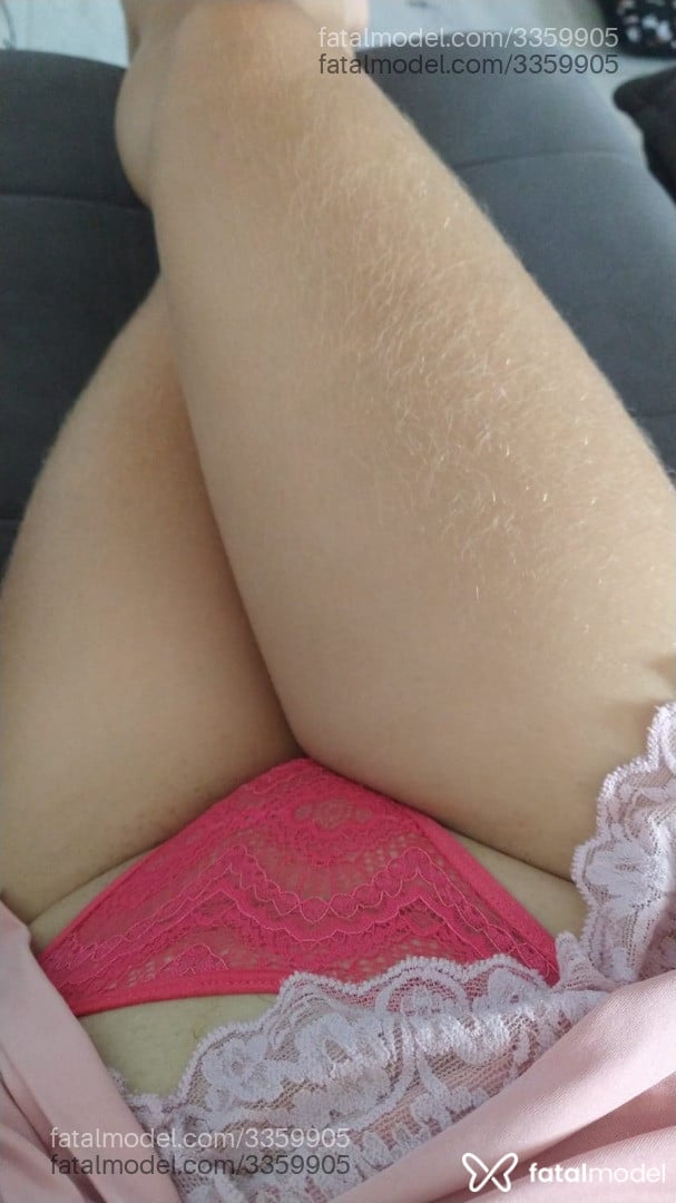Acompanhante mulher morena (o) de olhos pretos - Paola