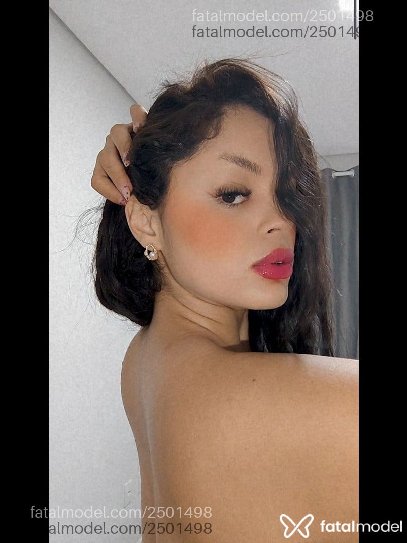 Acompanhante mulher morena (o) de olhos castanhos - Ayla Acompanhante mulher morena (o) de olhos castanhos - Ayla