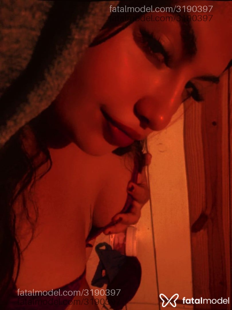 Acompanhante mulher com cabelo castanho de olhos castanhos - Kaylane Martins