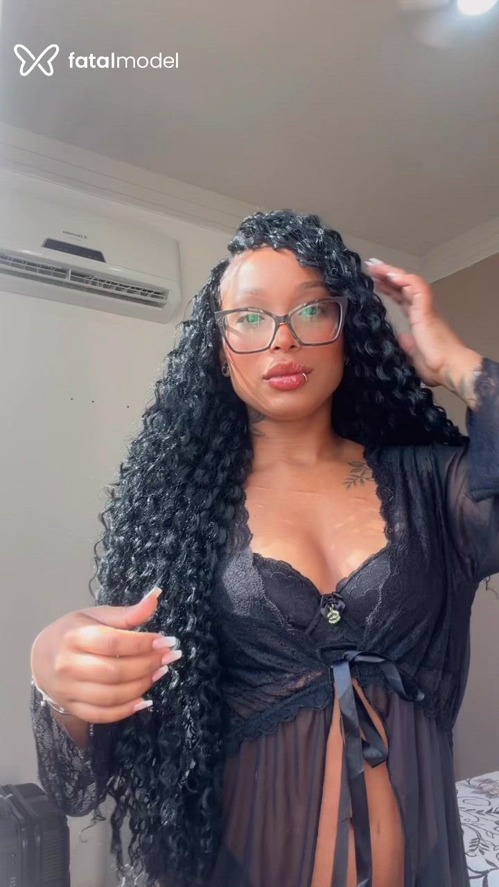 Acompanhante mulher morena (o) de olhos mel - Alice Castro