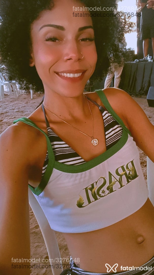 Acompanhante mulher morena (o) de olhos castanhos - Rayssa Bernado
