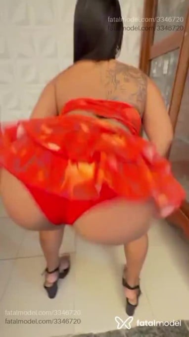 Acompanhante mulher morena (o) de olhos castanhos - Kamylli