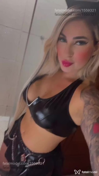Acompanhante mulher loira (o) de olhos azuis - Emily Bittencourt