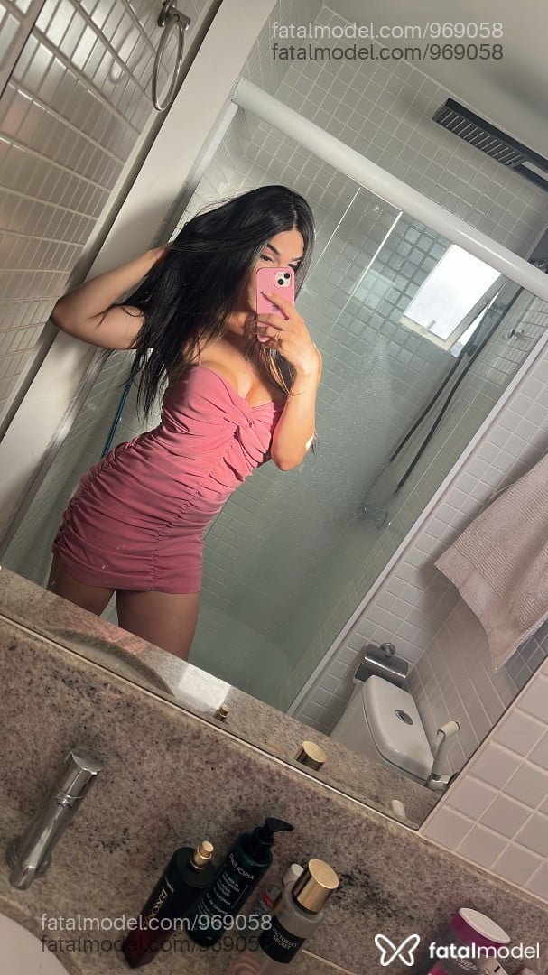 Acompanhante mulher trans com cabelo castanho de olhos pretos em João Pessoa - Mariana Dias