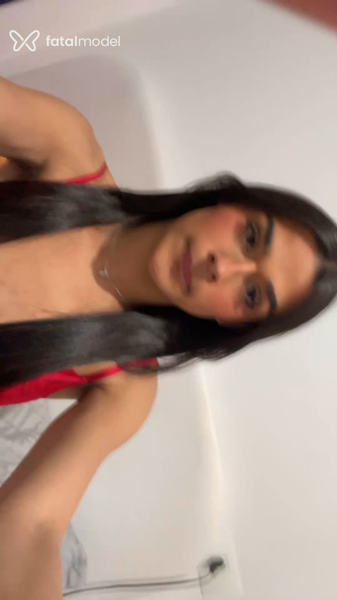 Acompanhante mulher trans morena (o) de olhos pretos - Laís Santos