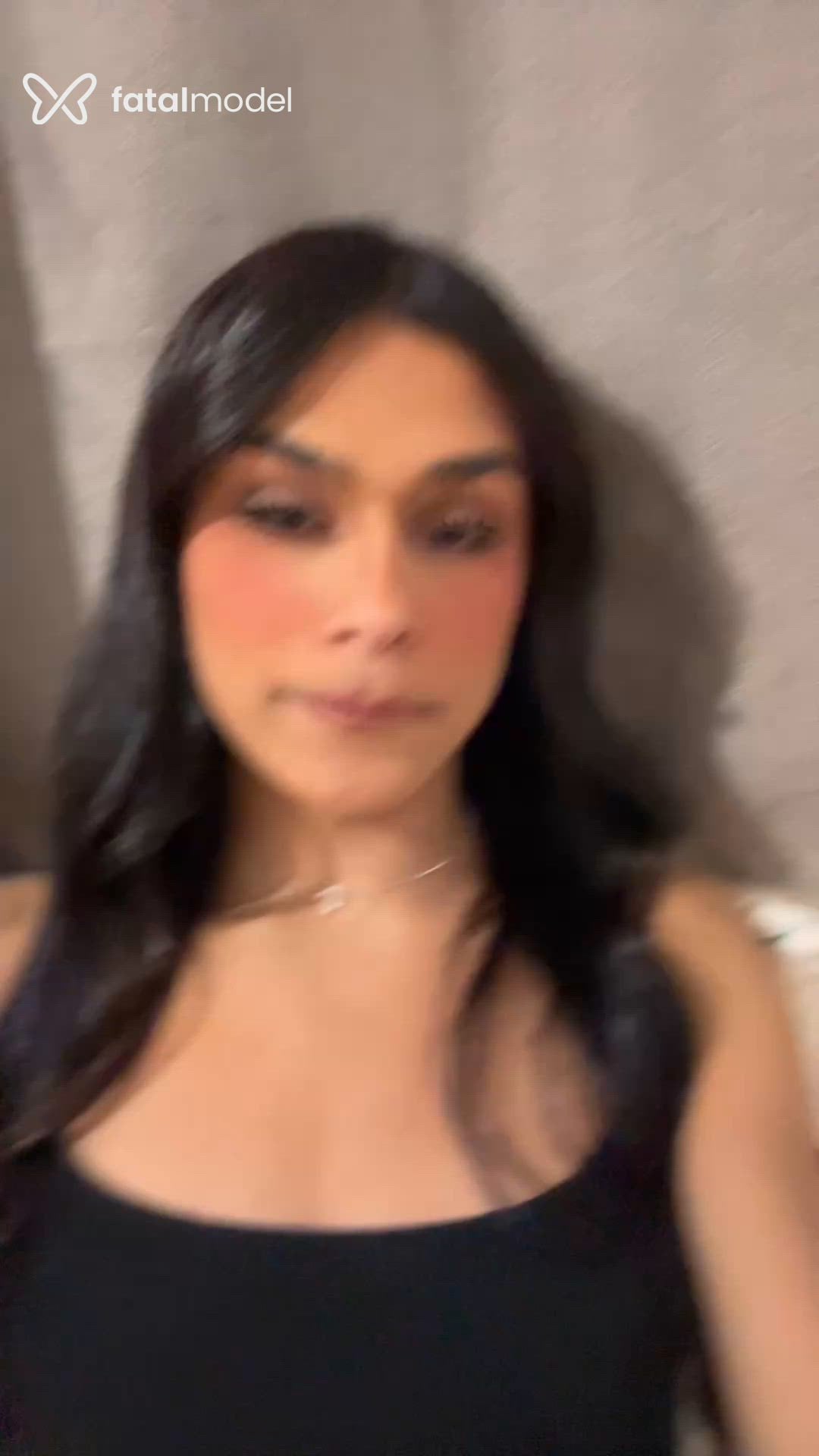 Acompanhante mulher trans morena (o) de olhos pretos - Laís Santos