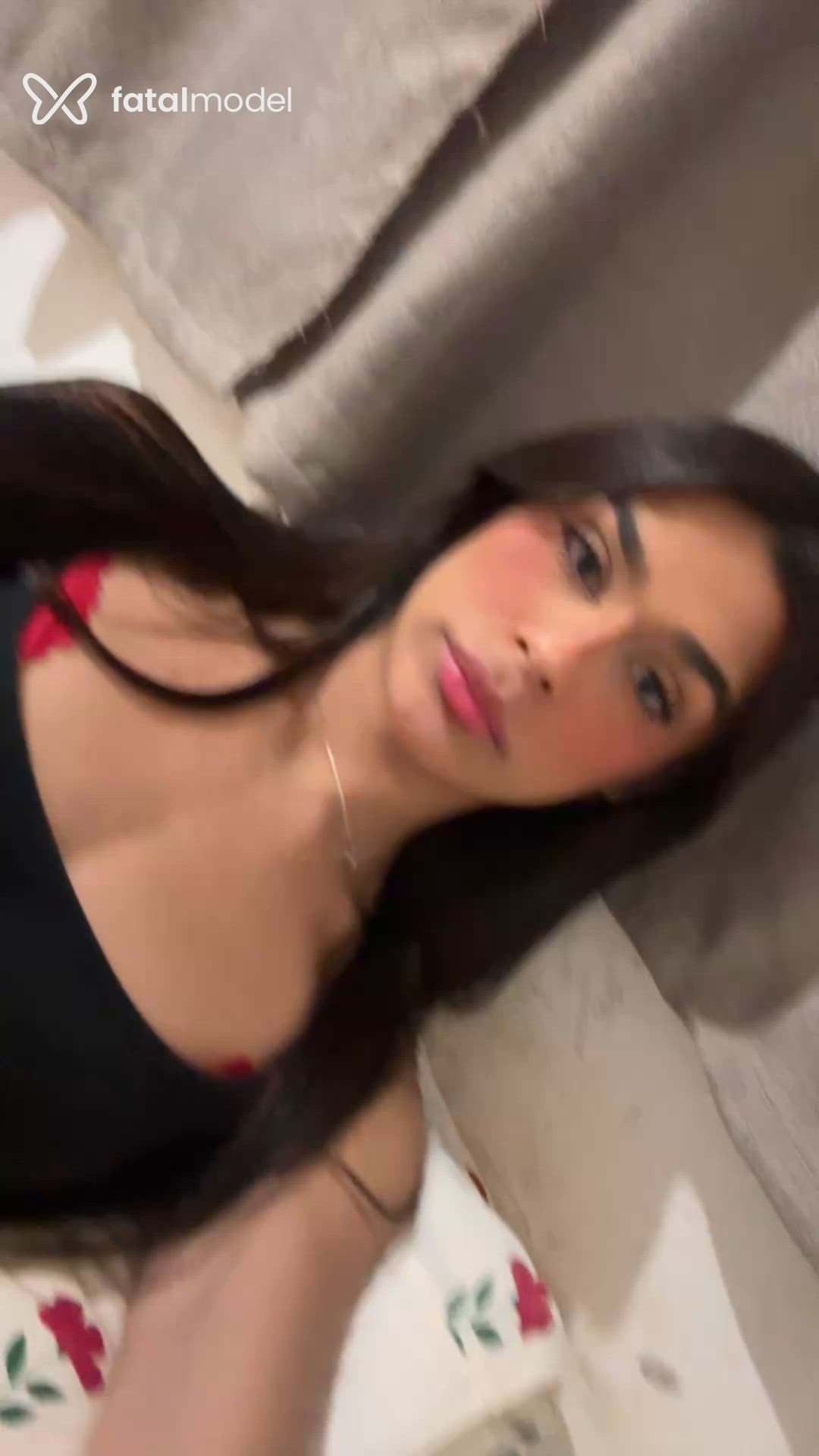 Acompanhante mulher trans morena (o) de olhos pretos - Laís Santos