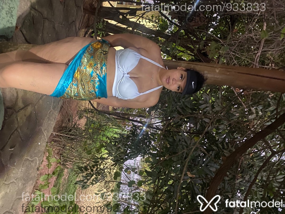 Acompanhante mulher morena (o) de olhos castanhos em Itumbiara Acompanhante mulher morena (o) de olhos castanhos em Itumbiara - Larissa Morais