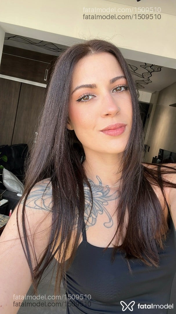 Acompanhante mulher com cabelo castanho de olhos castanhos - Camila Acompanhante mulher com cabelo castanho de olhos castanhos - Camila