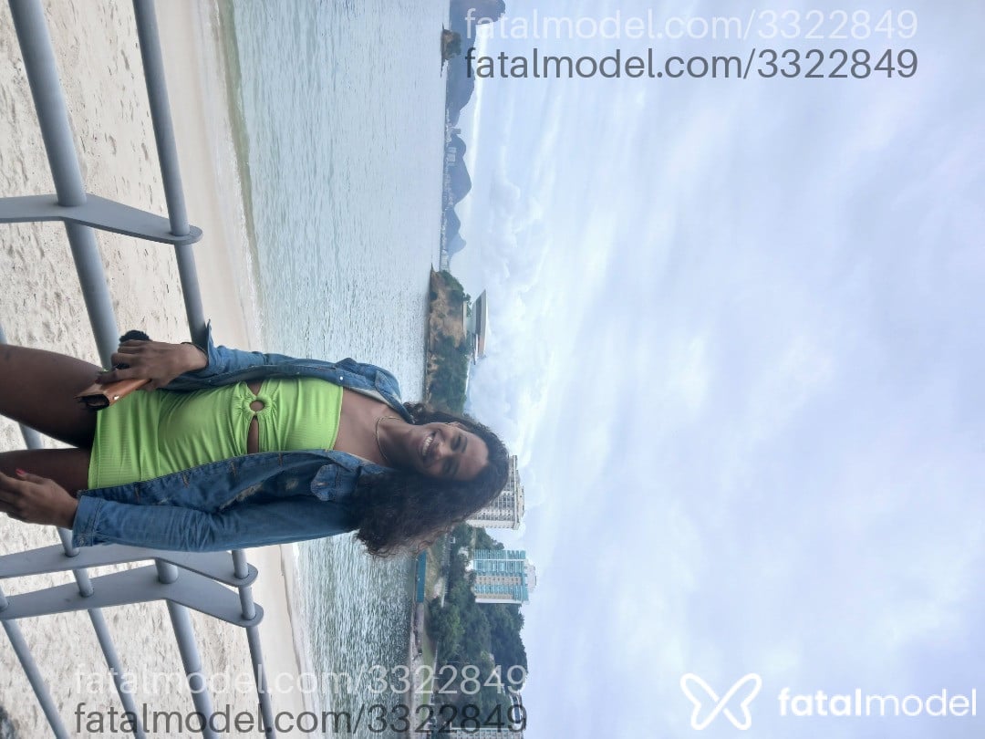 Acompanhante mulher trans com cabelo castanho de olhos castanhos em São Gonçalo - Dayla Pitanga