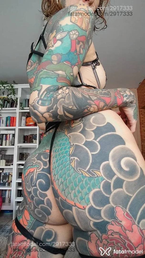 Acompanhante mulher loira (o) de olhos castanhos - Sacha Gray