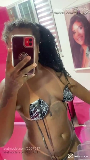 Acompanhante mulher morena (o) de olhos pretos em Medianeira Acompanhante mulher morena (o) de olhos pretos em Medianeira - Iza Black