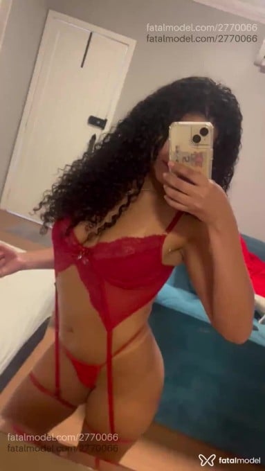 Acompanhante mulher morena (o) de olhos pretos - Lara Santos