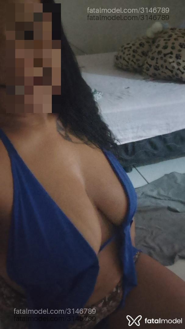 Acompanhante mulher com cabelo castanho de olhos castanhos em Jaboatão dos Guararapes - Júlia