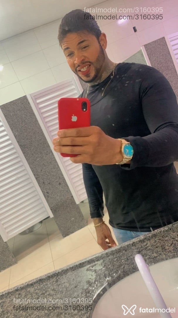 Acompanhante homem com cabelo castanho de olhos castanhos em Guarujá - Gabriel