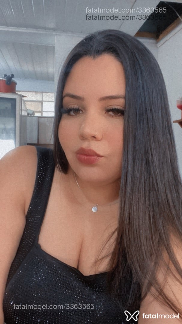 Acompanhante mulher morena (o) de olhos castanhos em Muzambinho - Helen