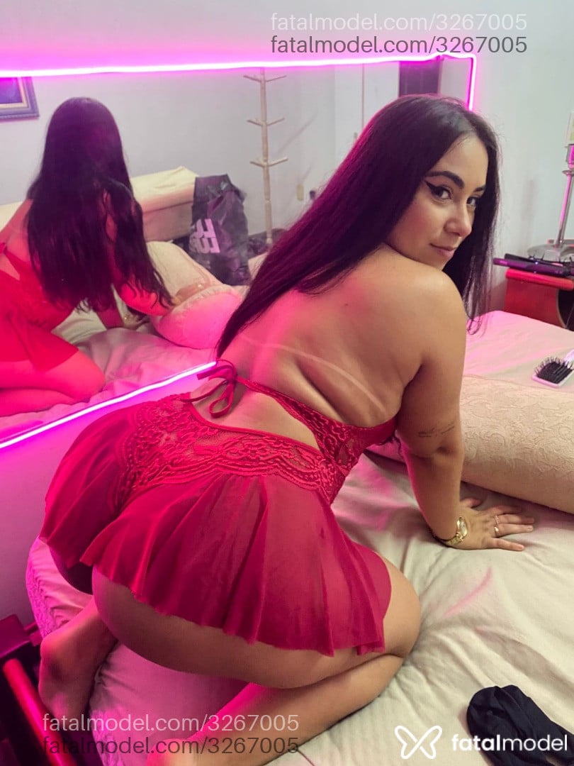 Acompanhante mulher com cabelo castanho de olhos verdes em Canoas Acompanhante mulher com cabelo castanho de olhos verdes em Canoas - Camilla Fischer