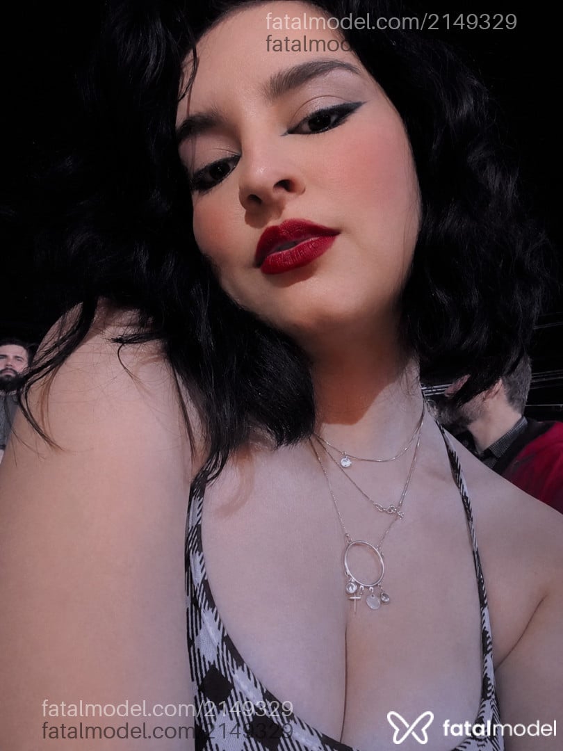 Acompanhante mulher morena (o) de olhos castanhos em Goiânia - Milena Gouveia