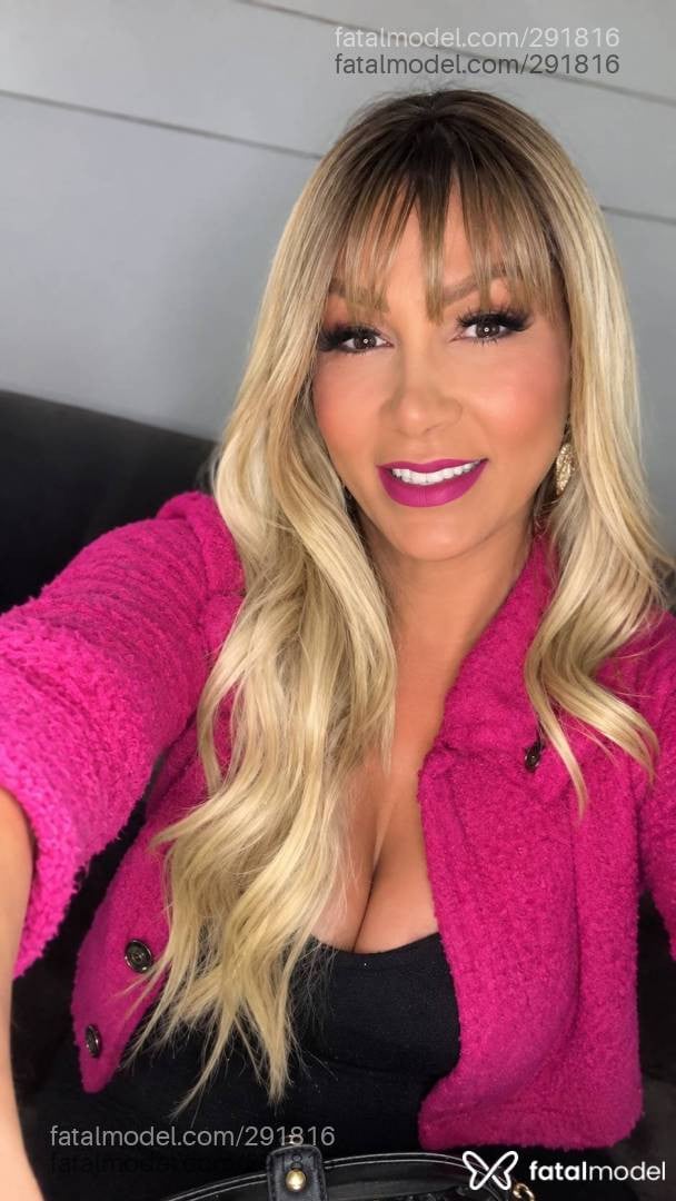 Acompanhante mulher trans loira (o) de olhos azuis - SABRINA MORETTI