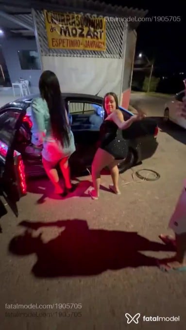 Acompanhante mulher loira (o) de olhos castanhos em Brasília - Flor Isa