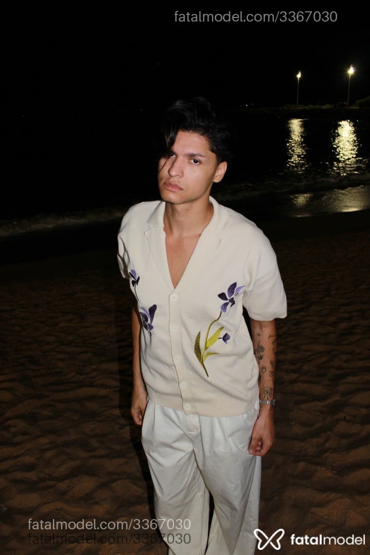 Acompanhante homem com cabelo castanho de olhos castanhos em Vila Velha - Tyler