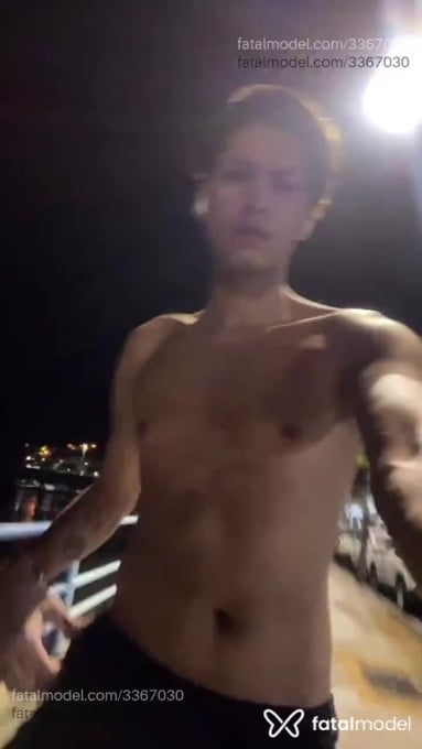 Acompanhante homem com cabelo castanho de olhos castanhos em Vila Velha - Tyler
