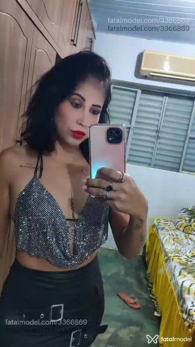 Acompanhante mulher morena (o) de olhos castanhos - Alyra