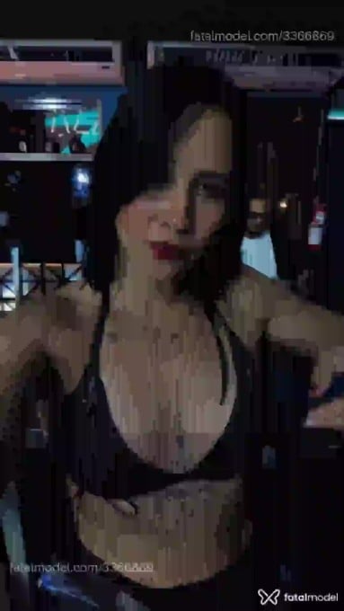 Acompanhante mulher morena (o) de olhos castanhos - Alyra