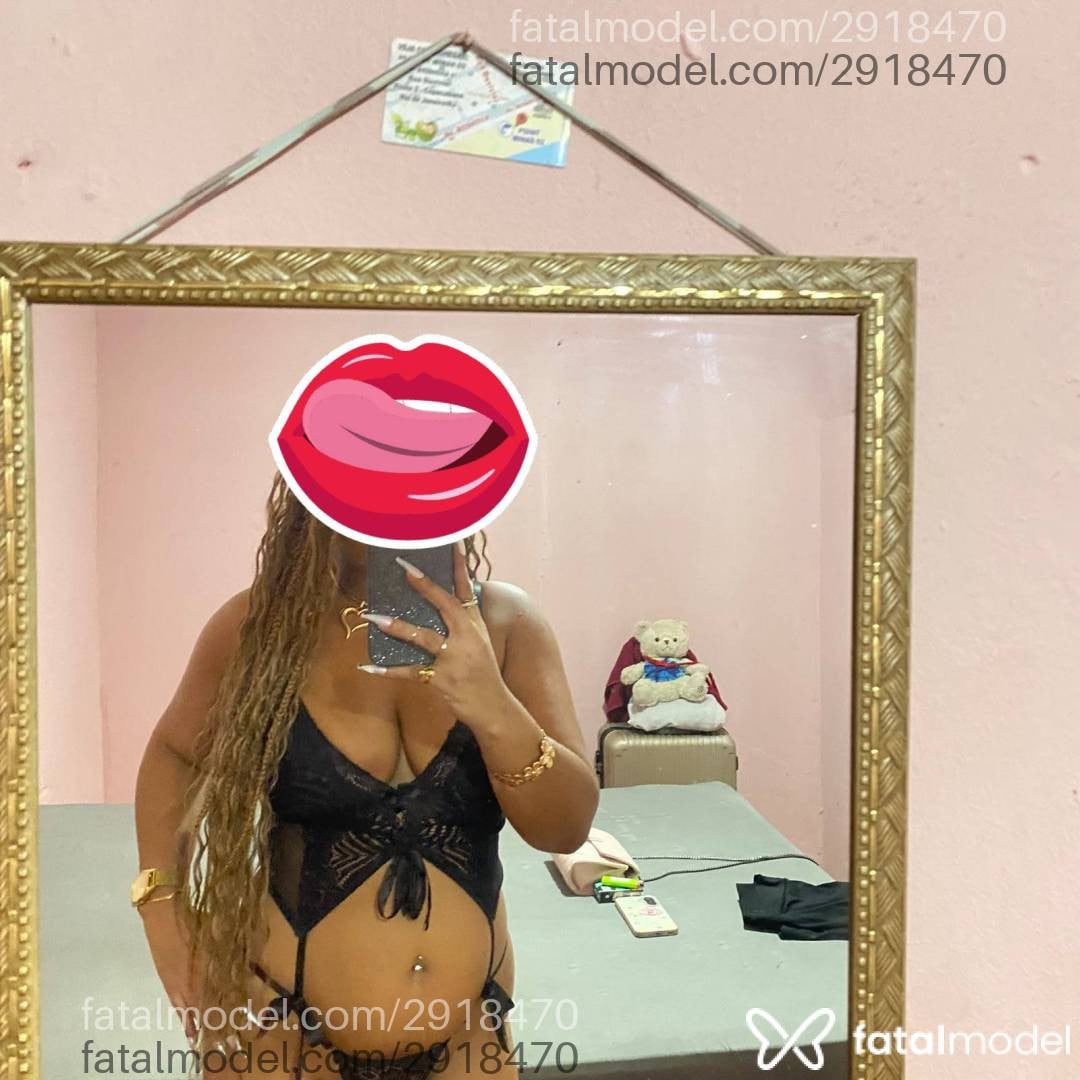 Acompanhante mulher com cabelo castanho de olhos mel - Ray Costa