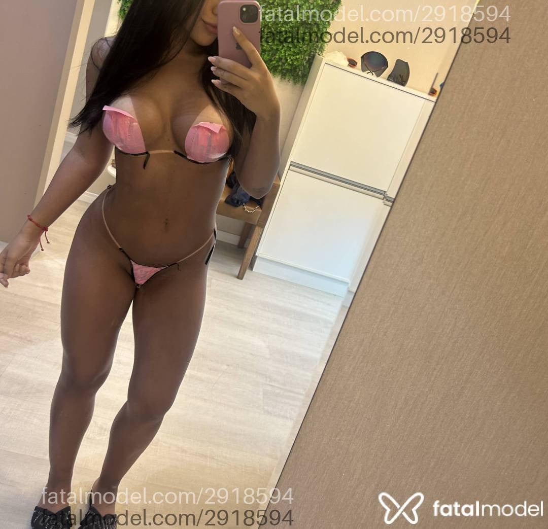 Acompanhante mulher morena (o) de olhos pretos - Leticia