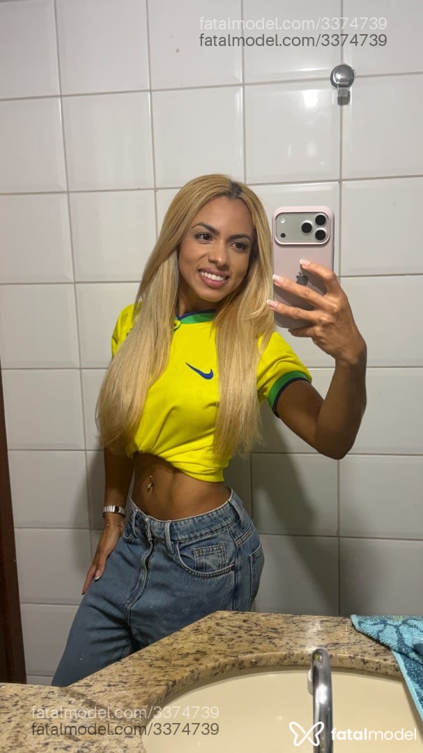 Acompanhante mulher loira (o) de olhos pretos em Belo Horizonte - Thauany