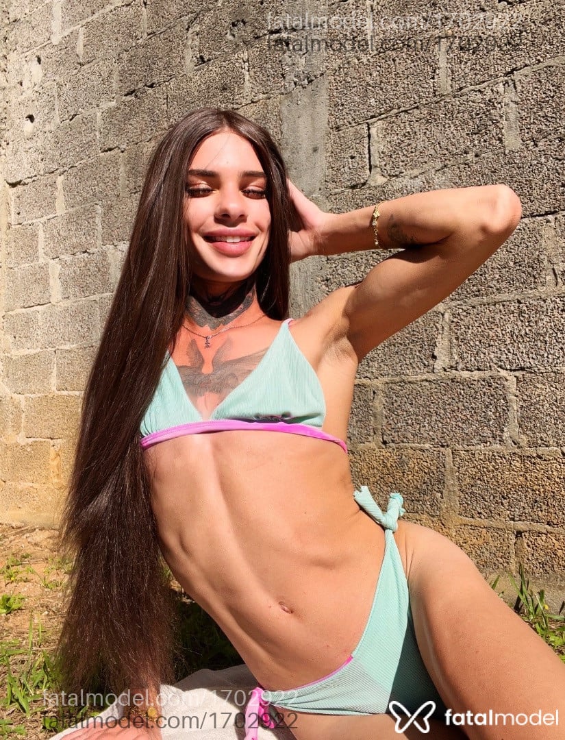 Acompanhante mulher trans loira (o) de olhos mel em Atibaia - Niccc