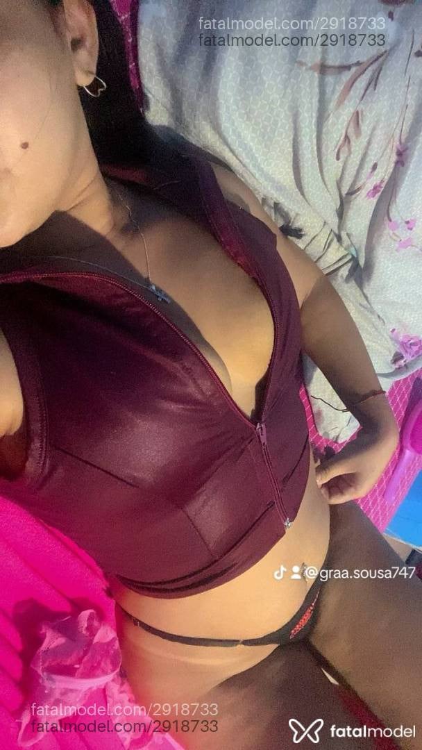 Acompanhante mulher morena (o) de olhos mel - Graça Sousa