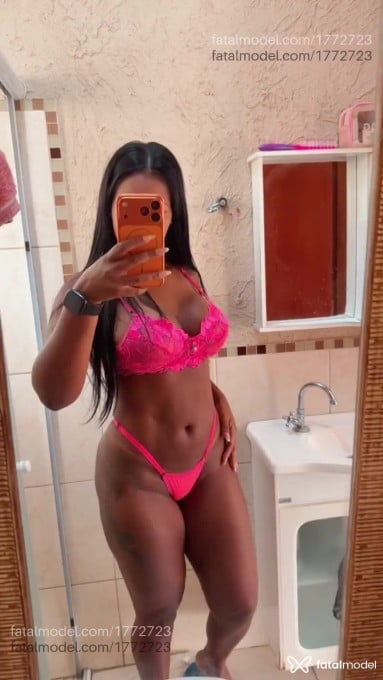 Acompanhante mulher morena (o) de olhos pretos em Marília - Mara