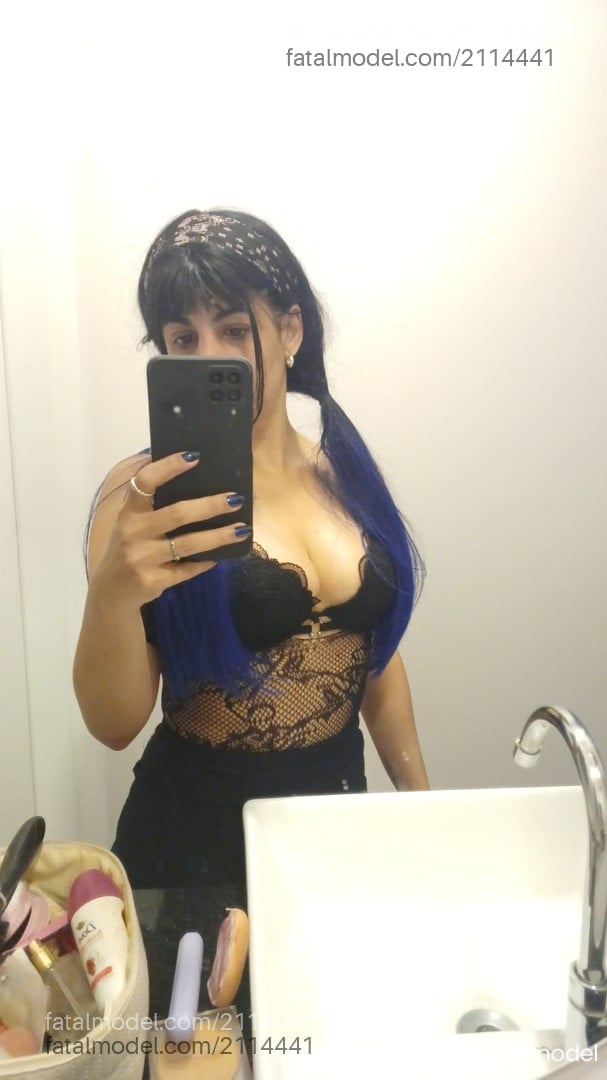 Acompanhante mulher com cabelo castanho de olhos castanhos - Karen Hotwife