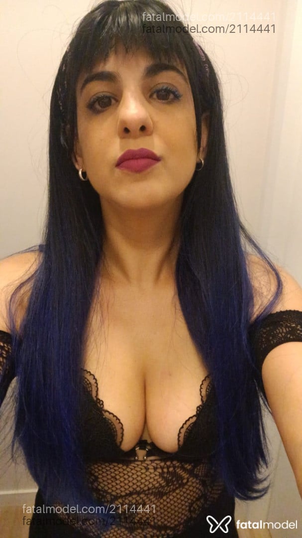 Acompanhante mulher com cabelo castanho de olhos castanhos - Karen Hotwife
