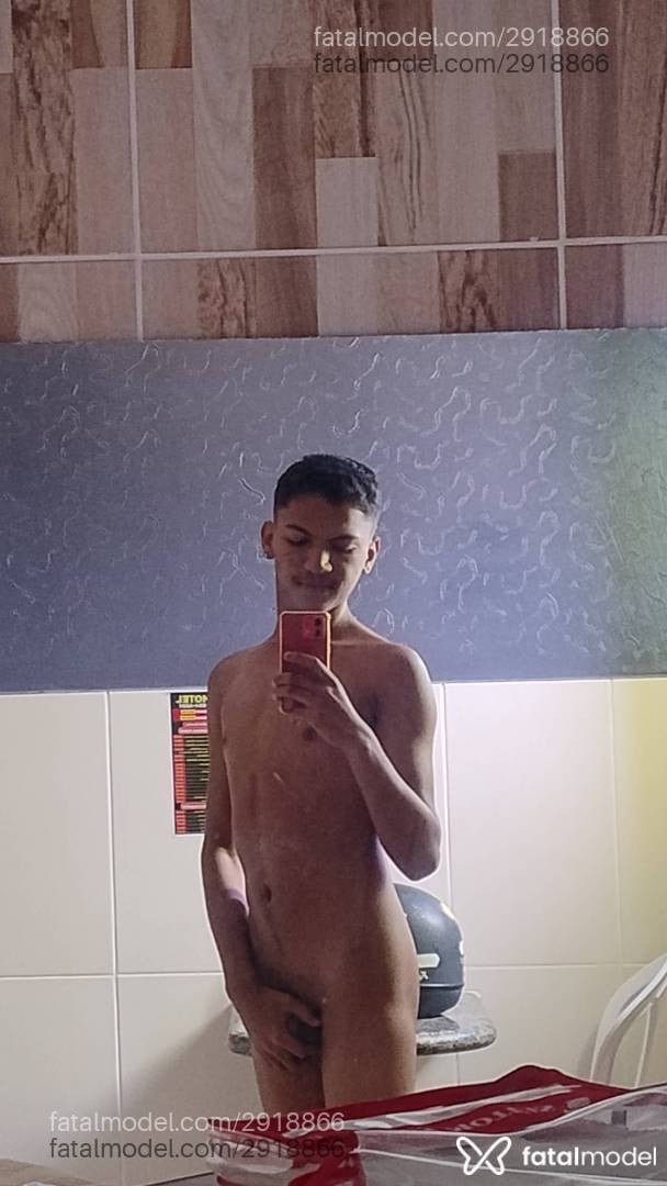 Acompanhante homem morena (o) de olhos pretos - Daniel