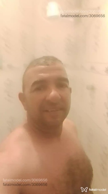 Acompanhante homem com cabelo castanho de olhos pretos - Jhonny Acompanhante homem com cabelo castanho de olhos pretos - Jhonny
