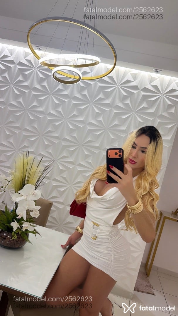 Acompanhante mulher trans loira (o) de olhos verdes em Belo Horizonte Acompanhante mulher trans loira (o) de olhos verdes em Belo Horizonte - Júlia Oliveira