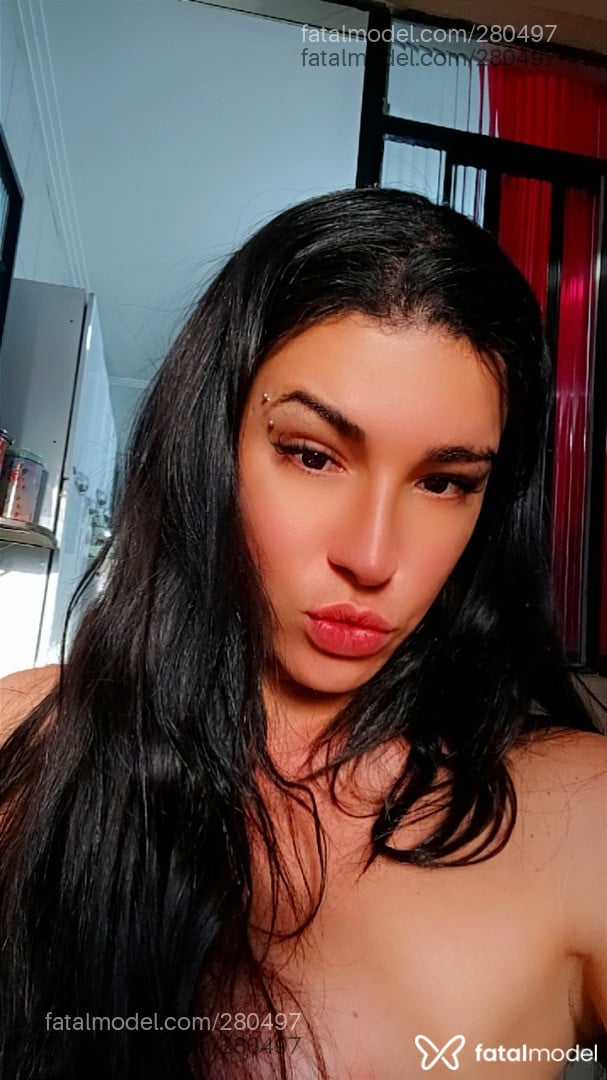 Acompanhante travesti morena (o) de olhos castanhos em Nova Serrana - Rayssa