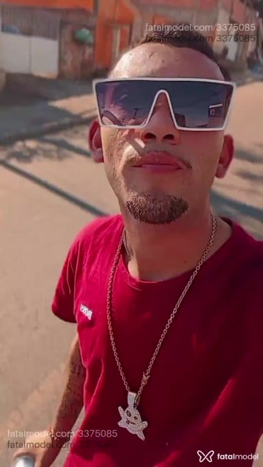 Acompanhante homem morena (o) de olhos pretos em Curitiba Acompanhante homem morena (o) de olhos pretos em Curitiba - Derik