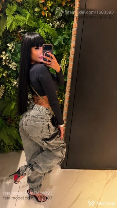 Acompanhante mulher morena (o) de olhos pretos em São Paulo Acompanhante mulher morena (o) de olhos pretos em São Paulo - Akira