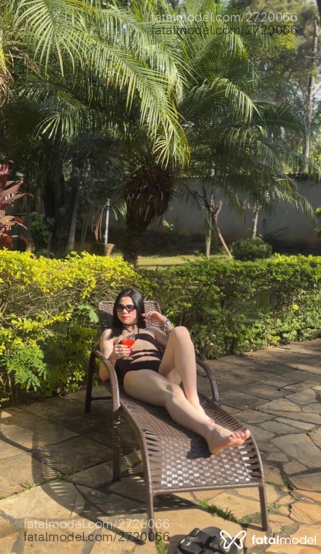Acompanhante mulher trans com cabelo castanho de olhos castanhos em Ribeirão das Neves - Mirella Santos