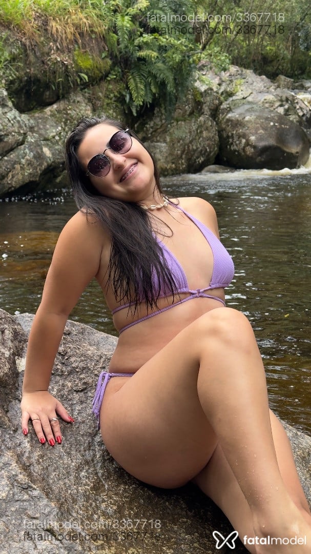 Acompanhante mulher com cabelo castanho de olhos castanhos em Guaratinguetá Acompanhante mulher com cabelo castanho de olhos castanhos em Guaratinguetá - Maria Clara