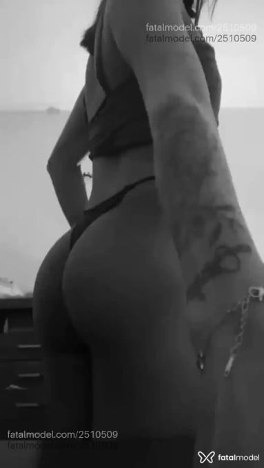 Acompanhante mulher trans com cabelo castanho de olhos castanhos em Campinas Acompanhante mulher trans com cabelo castanho de olhos castanhos em Campinas - Emily