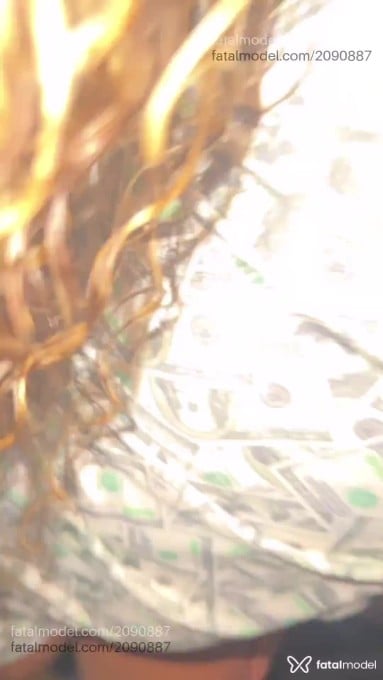 Acompanhante mulher com cabelo castanho de olhos castanhos - Lua