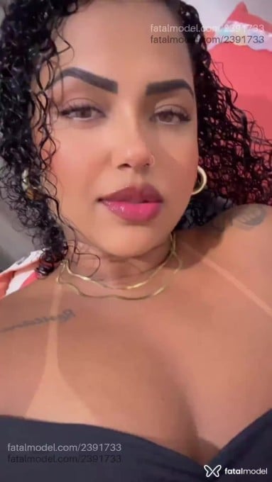 Acompanhante mulher morena (o) de olhos mel em Nova Serrana Acompanhante mulher morena (o) de olhos mel em Nova Serrana - Bárbara