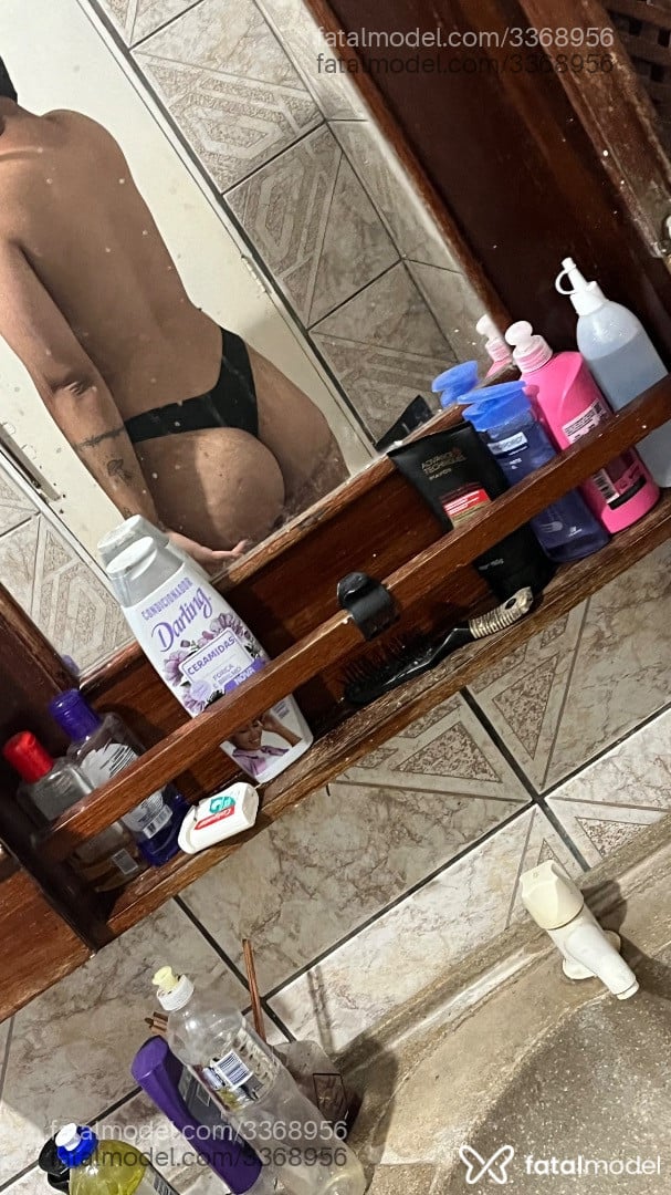Acompanhante mulher com cabelo castanho de olhos castanhos em Pelotas - Julia
